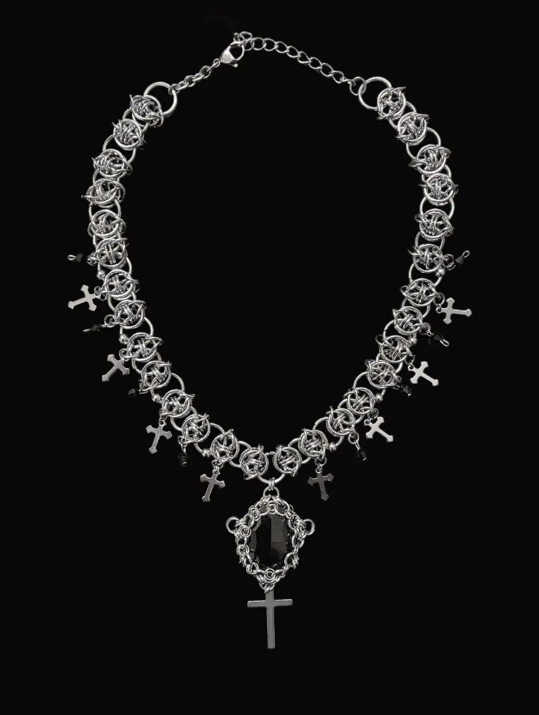 Obsidian Emblem Chainmail Necklace