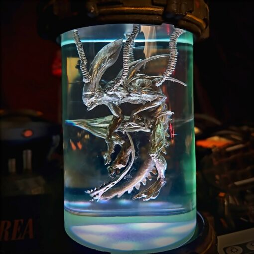 Xenomorph Cryo-Tube Lamp - Image 4