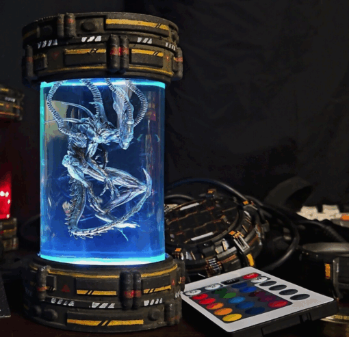 Xenomorph Cryo-Tube Lamp