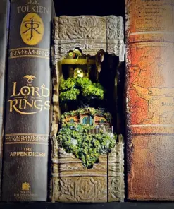 Alternative view of Hobbit Book Nook - The Lord of the Rings
