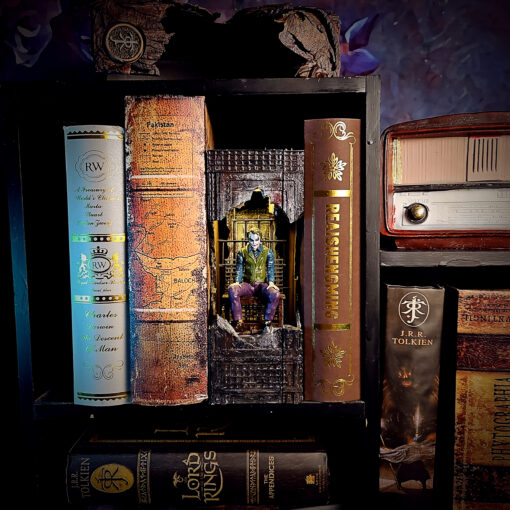 Joker Book Nook - The Dark Knight Prison Scene