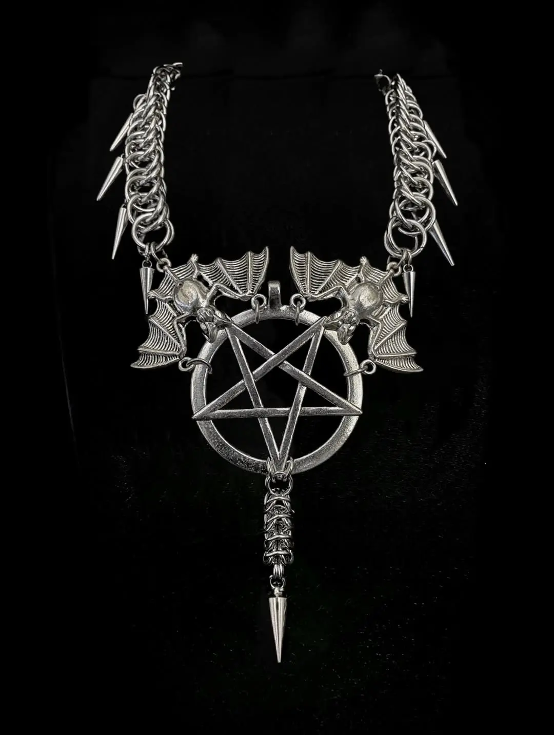Axiom Sigil Chainmail Necklace - Image 4