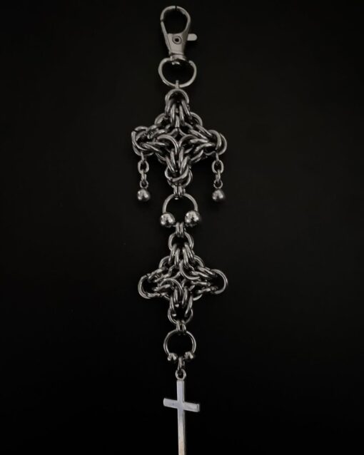 Black Chainmail Keychain with Obsidian Geometric Emblem - Image 2