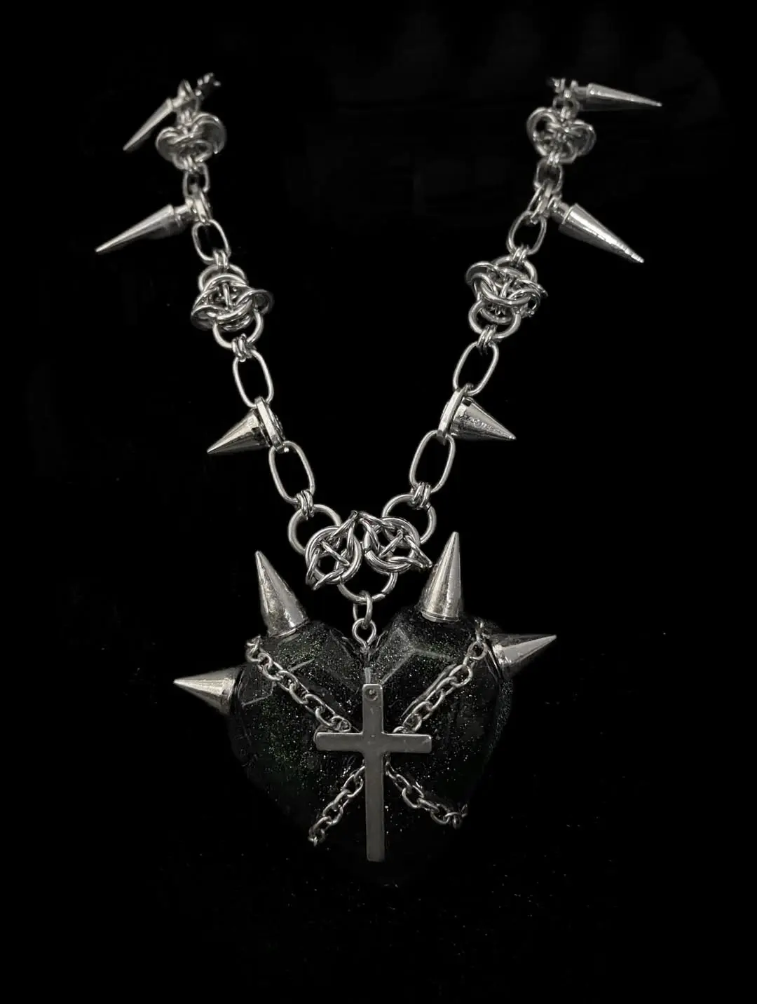 Obsidian Spikeheart Chainmail Necklace - Image 3