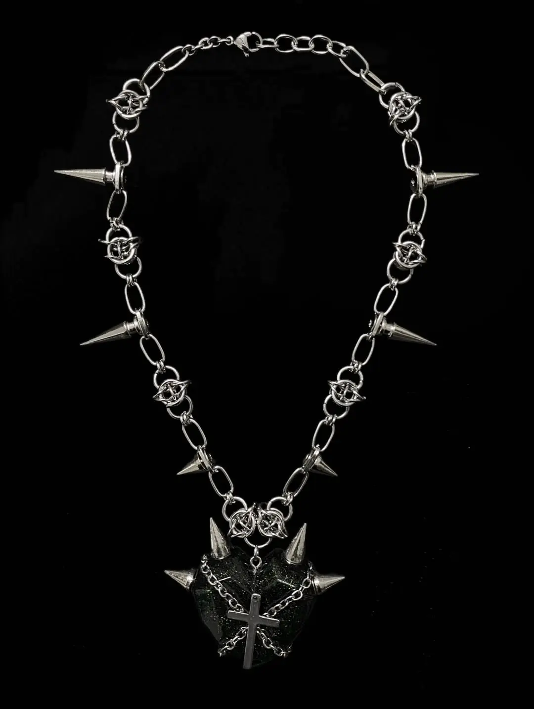Obsidian Spikeheart Chainmail Necklace