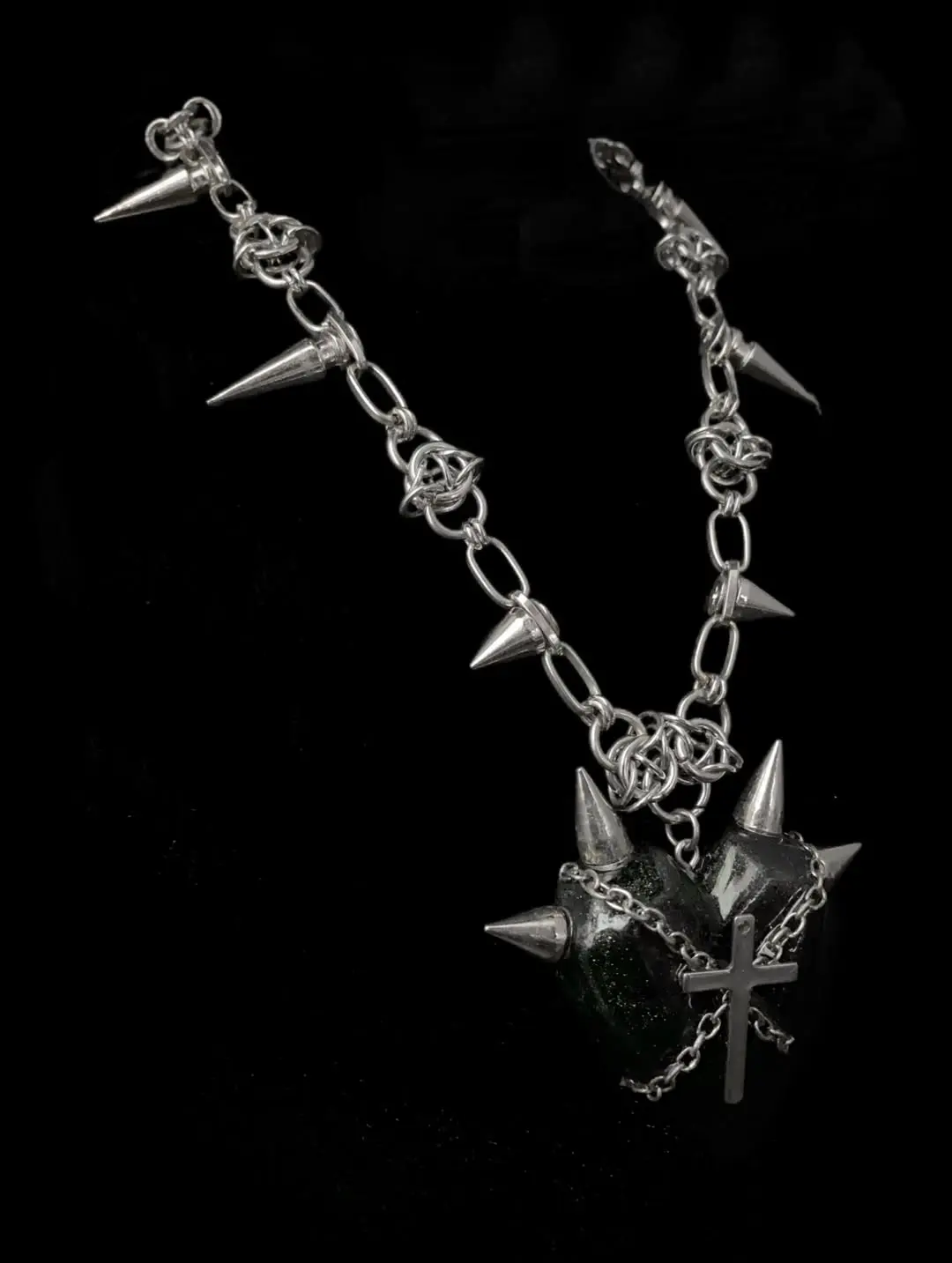 Obsidian Spikeheart Chainmail Necklace - Image 2