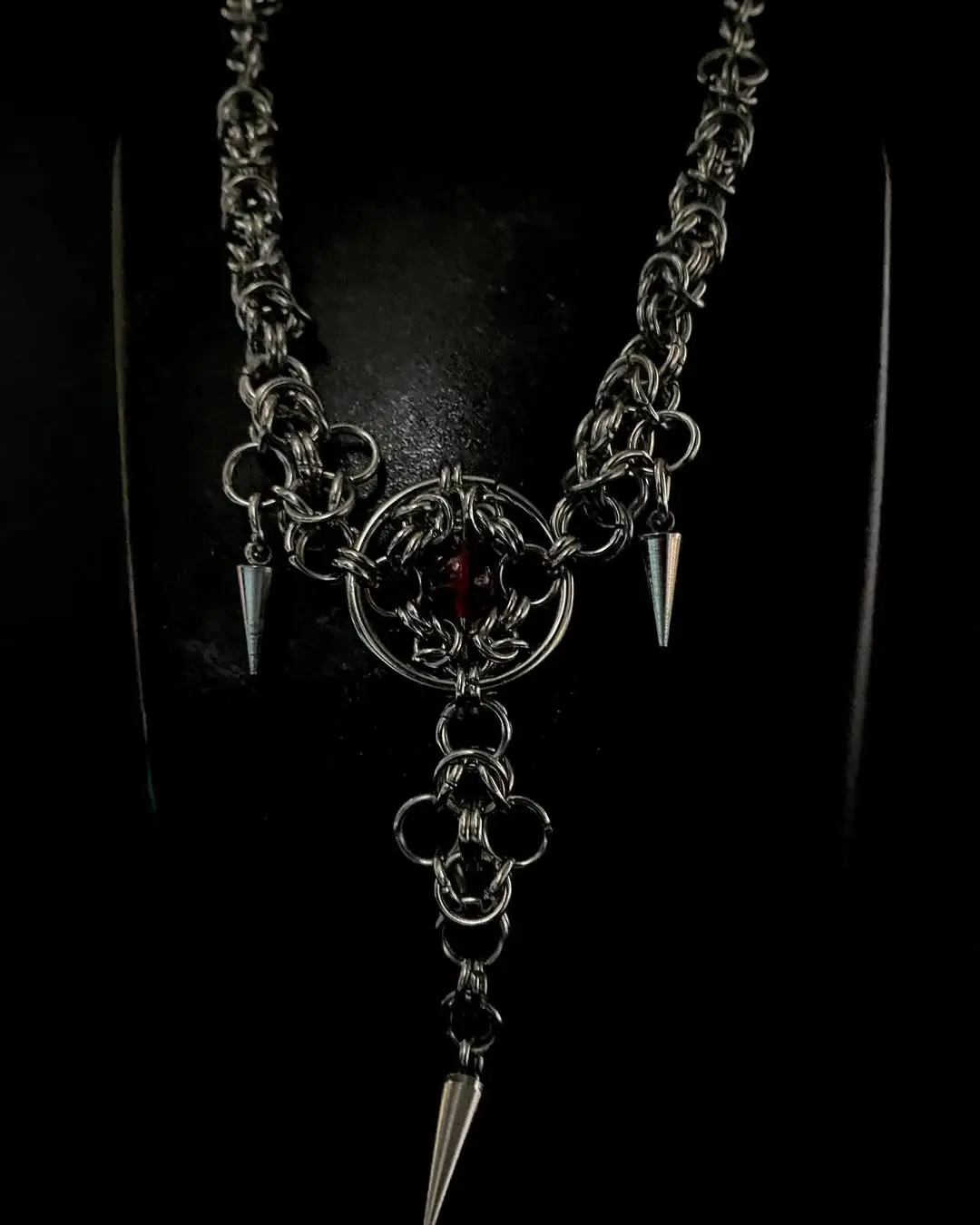Bloodcore Sovereign Chainmaille Necklace - Image 4