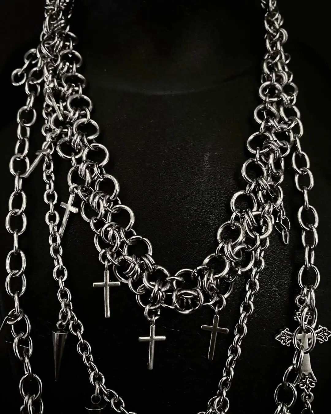 Grim Relic Layered Chainmail Necklace - Image 4