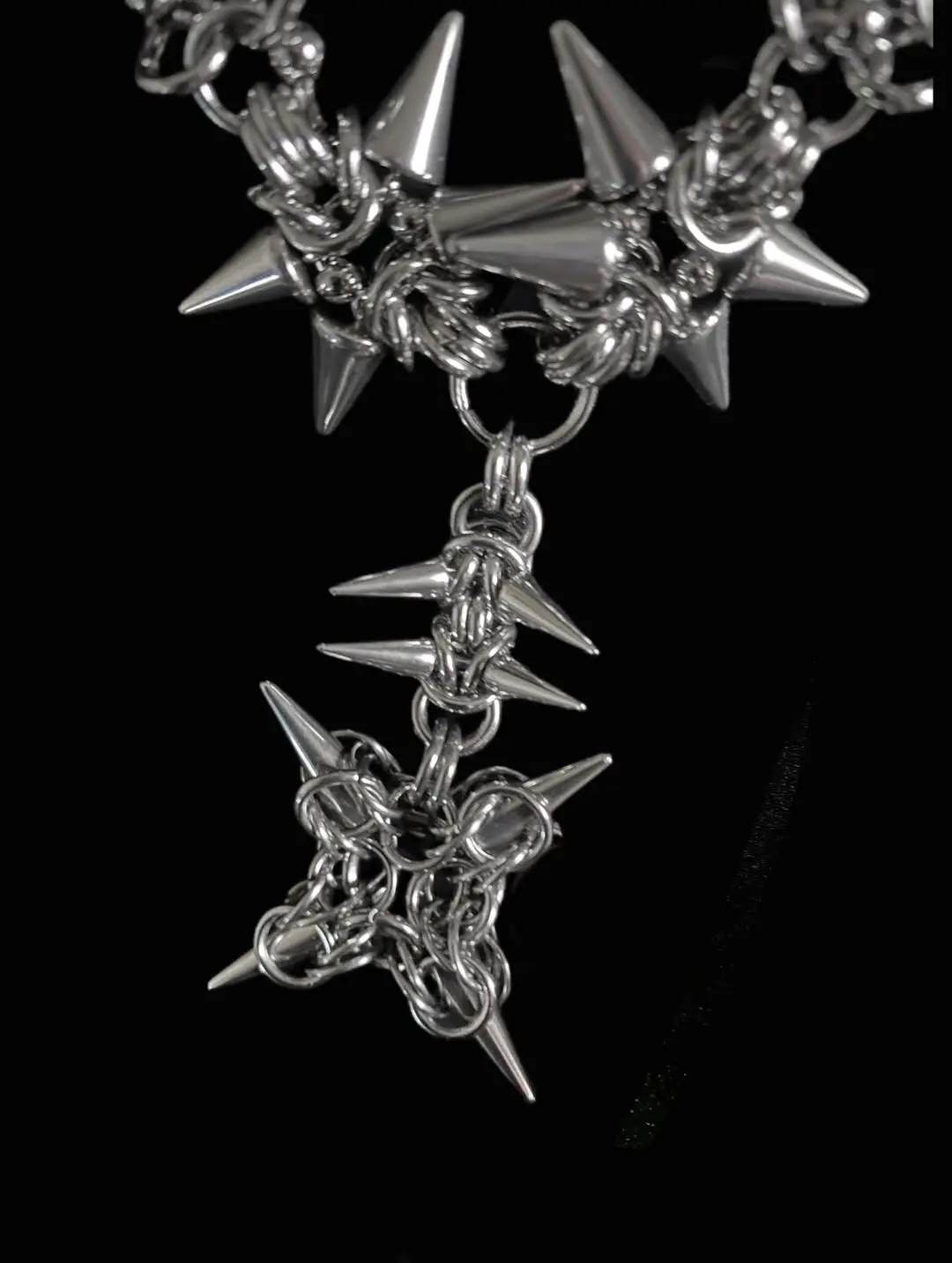 Thornfall Spire Chainmail Y Necklace - Image 2